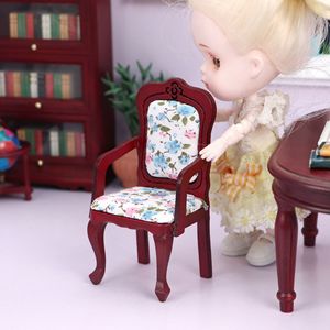 <span class=keywords><strong>Chaise</strong></span> de maison de poupée miniature 1:12, meubles ob11, confortable, velours, impression rouge, dossier haut, fauteuil <span class=keywords><strong>en</strong></span> <span class=keywords><strong>bois</strong></span> pour Banquet - Product Image 4
