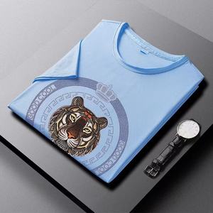 2023 di lusso Bling Tiger stampa manica corta T-Shirt da uomo Outdoor da uomo da ginnastica sport Fitness aderente muscolatura camicie oversize - Product Image 4