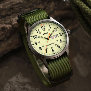 Design personnalisé hommes vert lumineux étanche <span class=keywords><strong>calendrier</strong></span> arabe <span class=keywords><strong>numéro</strong></span> montre à quartz logo fabricant montres-bracelets - Product Image 1