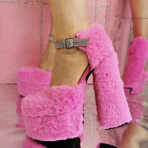 Élégantes Sandales à Bout Carré pour Femme, Chaussures Habillées Chaudes et Légères en Fourrure, Plateforme avec Boucle Diamantée et Talons Carrés 47 - Product Image 5