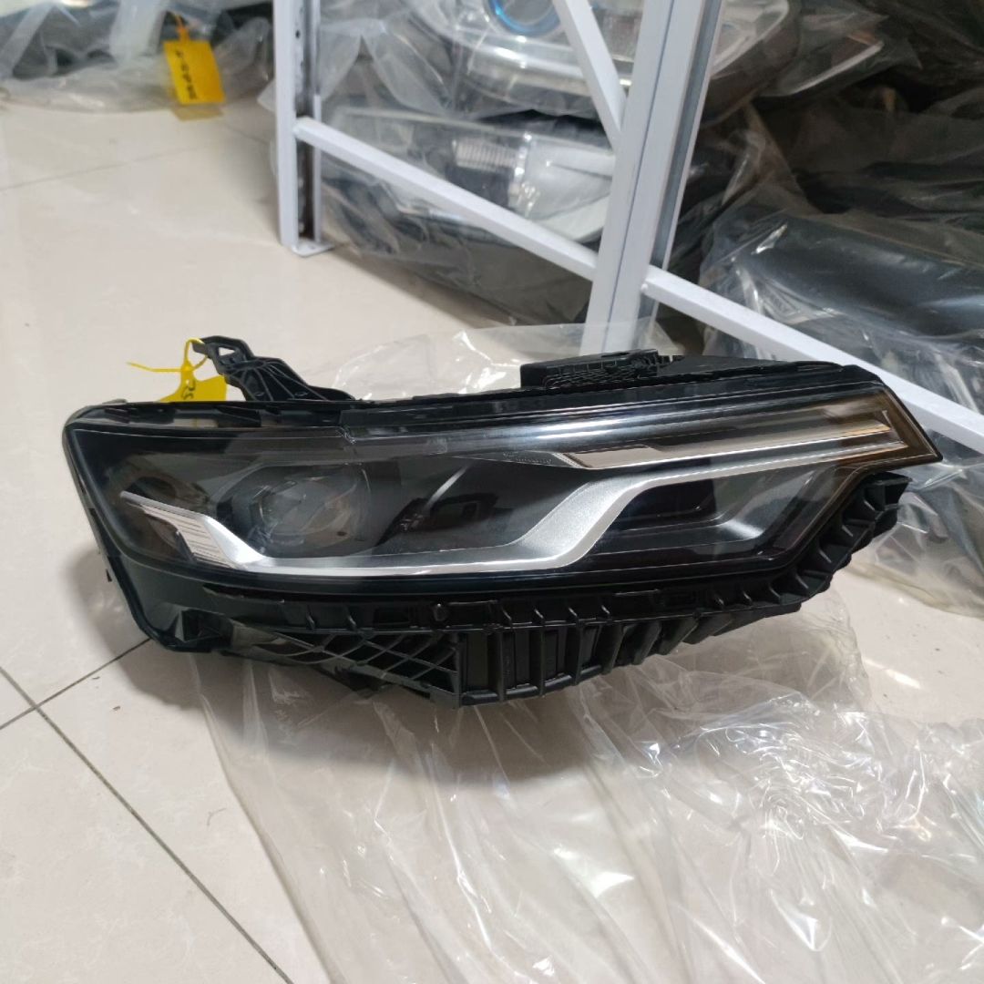 สีขาวอบอุ่น