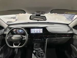 Baojun RC-6 : l'âme du fastback, SUV avec une hauteur au sol optimisée, où le coupé rencontre le crossover pour les jeunes et les audacieux. - Product Image 3