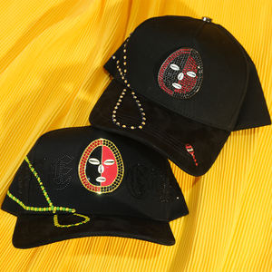 Casquettes de baseball Big <span class=keywords><strong>Boss</strong></span> OEM ODM, nouveau design, style urbain, luxe, avec broderie de strass et doublure en satin de soie, et broche masque en métal - Product Image 3