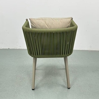 Vente en gros de chaises de salle à manger d'extérieur de style nordique moderne, empilables en bois et aluminium durable pour jardins entrepôts chambre à coucher école
