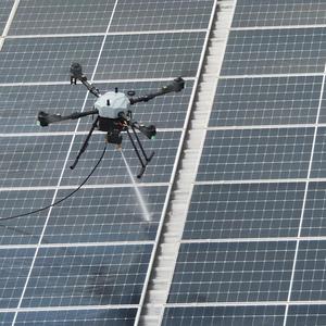 โดรน JIUSI D15R แรงดันสูง ออกแบบตามหลักสรีรศาสตร์ สำหรับทำความสะอาดกระจกหลังคาและแผงโซลาร์เซลล์ - Product Image 1