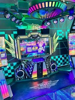 Machine d'amusement de bataille de musique vidéo de jeu de danse d'écran de 55 pouces de haute qualité à jetons pour FEC