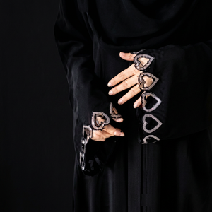 Abaya en satin noir avec applique en forme de cœur, robe longue pour femmes, manches longues, tenue de soirée formelle - Product Image 4