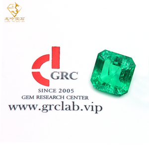Anillo de compromiso de piedra de diamante esmeralda de 2 quilates cultivado en laboratorio personalizado Esmeralda creada en laboratorio - Product Image 6