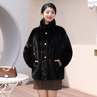 Direkter Fabrik verkauf Luxus Kurzer echter Nerz pelzmantel für Frauen Winter Casual Oberbekleidung mit Knopf dekoration Polyester futter