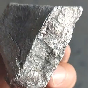 Lingotti di Lega Madre in Alluminio-Manganese-Ferro Prodotto Metallurgico di Alta Qualità Metalli e Prodotti Metallici - Product Image 1