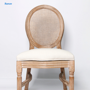 <span class=keywords><strong>Chaise</strong></span> <span class=keywords><strong>de</strong></span> banquet empilable <span class=keywords><strong>de</strong></span> style <span class=keywords><strong>Louis</strong></span> <span class=keywords><strong>XVI</strong></span> français, en bois massif avec dossier en rotin, pour événements et mariages, vente en gros à prix réduit - Product Image 4