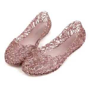 2022 여름 최신 여성 젤리 신발 숙녀 PVC 플라스틱 블링 핑크 골드 도매 신발 숙녀 투명 젤리 샌들