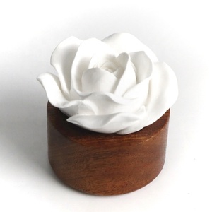 Fábrica al por mayor hogar coche hogar ambientador perfumado cerámica madera porcelana flor Aroma yeso aceite esencial difusor - Product Image 1