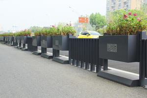 כביש עירוני קופסת פרחים רכבת תנועה מדרכה בידוד כביש ברזל נגד התנגשות מעקה - Product Image 4