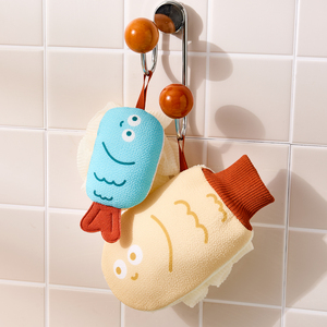 Gant exfoliant de bain en forme de poisson mignon, personnalisable (couleur/logo), éponge douce pour le corps, sangle longue pour le dos, accessoire de salle de bain - Product Image 1