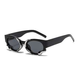 Mode oeil de chat forme <span class=keywords><strong>lentille</strong></span> transparente lunettes de soleil Punk <span class=keywords><strong>serpent</strong></span> métal décoration conception lunettes de soleil en Stock - Product Image 1