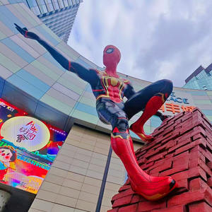 Scultura Marvel di Spider-Man a Grandezza Naturale, Resistente in Fibra di Vetro per Esterni, Iron Man Supereroe in Resina, Decorazione Artistica Artigianale per Pasqua - Product Image 3