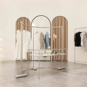 Support d'affichage de vêtements en métal chromé moderne de marque reconnue, fabriqué par OEM, pour les magasins de vêtements et les centres commerciaux - Product Image 3