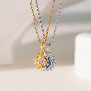Ensemble de 2 colliers assortis pour couple en acier inoxydable, soleil et lune, avec pendentif en cuivre entièrement serti de zirconias, pour femmes - Product Image 2