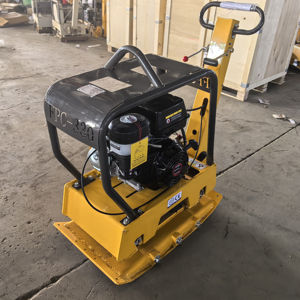 Compacteur à plaque diesel Compacteur à vibration HZR330 Tamper à plaque hydraulique bidirectionnel pour le compactage routier sol bitumineux - Product Image 1