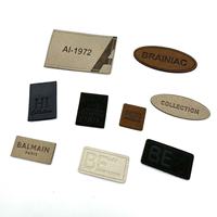 Fournisseur d'étiquettes de vêtements, logo de marque personnalisé, estampé à chaud, en relief 3D, patch en cuir lavable pour vêtements, sacs, chapeaux, taille personnalisée