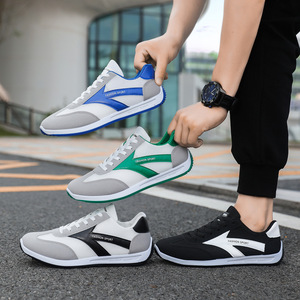 Chaussures de course pour hommes de luxe, style coréen, décontractées, type babouche, OEM, légères, avec doublure en maille et semelle intérieure en PVC, idéales pour l'été - Product Image 5