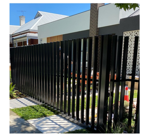 Clôture en aluminium à piquets verticaux <span class=keywords><strong>pour</strong></span> la fabrication industrielle, <span class=keywords><strong>pour</strong></span> les projets mondiaux, avec gestion d'usine certifiée ISO - Product Image 4