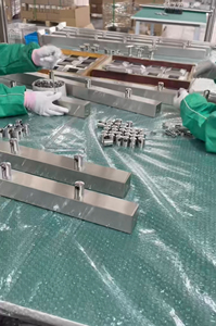 YL 저렴한 가격 쉬운 설치 발코니 야외 난간 스테인레스 튜브 난간 난간 알루미늄 - Product Image 6