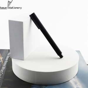 Bolígrafos de Lujo con Logotipo Personalizado, Punta de 1.0 mm, Cuerpo Metálico Clásico de Alta Calidad con Tinta Negra, Regalo con Temática Deportiva - Product Image 3