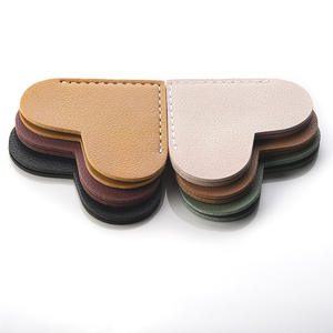 <span class=keywords><strong>Marque</strong></span>-pages en cuir PU en forme de cœur à prix abordable pour étudiants, idéal comme cadeau, clip de protection d'angle de livre - Product Image 5