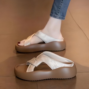 Sandales compensées à plateforme pour femme, antidérapantes, à bout ouvert, noires, style gothique, pour la marche estivale et la plage au quotidien - Product Image 1
