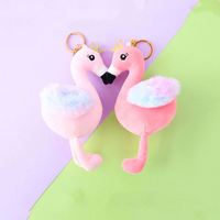 Vente en gros de poupées en peluche flamant rose porte-clés oiseaux souvenir pendentif de petite taille jouets en peluche dessin animé porte-clés flamant rose