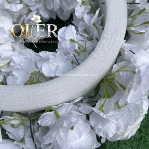 Ghirlanda in Seta Artificiale con Bellissimo Design Floreale, Decorazione Circolare per Porta d'Ingresso, Compleanno, Natale, San Valentino - Product Image 2