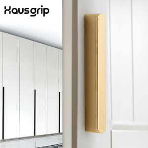 Poignées de meuble et de tiroir carrées en aluminium Hausgrip, style moderne et minimaliste, noir mat/laiton brossé doré, plusieurs longueurs - Product Image 3