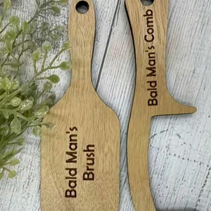 Deux nouveaux articles de commerce électronique transfrontalier : peignes en bois sculptés pour hommes chauves, accessoires de cadeaux humoristiques pour personnes chauves. - Product Image 1