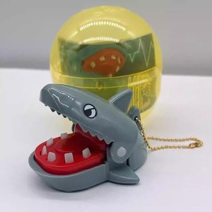 YELL Japón Genuino PVC Twist Egg Bite Little Shark Game Pequeño Accesorio Colgante Regalo para Niños - Product Image 2