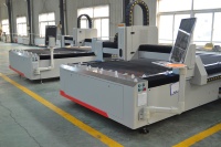 Prix de la machine de découpe laser Amada Filtre à air laser en acier de 50mm d'épaisseur pour tissu 1390 130w Machine de broderie et de gravure