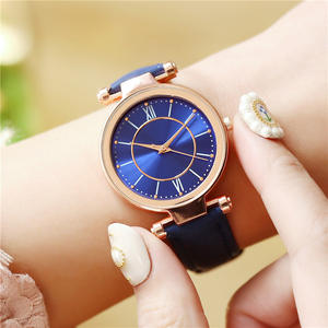 Montre à quartz minimaliste pour femme, style nordique, petit cadran, adaptée aux occasions professionnelles et décontractées - Product Image 1