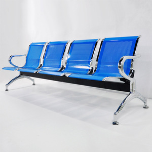 Sillas de espera Wolverhampton, fila de 4, de metal azul con reposabrazos, para uso en aeropuertos, hospitales y bancos. - Product Image 1