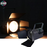 Projecteur Fresnel LED COB 100W CRI≥95 15 ° -30 °   Ventilateur silencieux sans fil DMX RDM à zoom électrique pour studio et théâtre