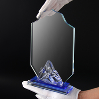 Trophée en cristal vierge personnalisé trophée en cristal en forme de montagne avec coupe de trophées de compétition sportive à base bleue