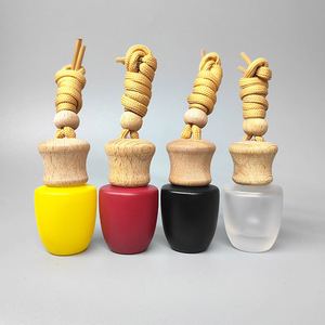 Venta al por mayor de lujo de aire fragancia Mini colgante coche difusor botella-diseño de color personalizado, botella de perfume de aceite esencial recargable - Product Image 5
