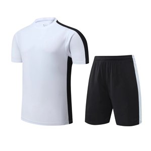 2026 Bestverkochte voetbaltrainingspakken zomer sportkleding voetbalteam uniform sneldrogend ademend 100% polyester - Product Image 1