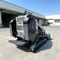Chargeuse compacte polyvalente pour travaux agricoles, de construction et de démolition, prête à l'emploi avec attache à double sortie 3 cylindres