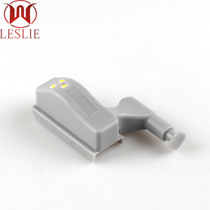 Luminaire de placard Leslie à LED, montage en surface, finition mate, installation facile, 36V DC, moulage par injection - Product Image 1