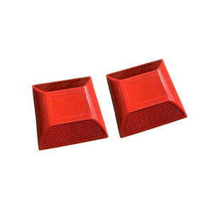Reflector de Alta Visibilidad Tipo Ojo de Gato, Marcador de Seguridad Vial de Plástico ABS para Entradas de Vehículos y Pavimentos con Relleno de Arena - Product Image 1
