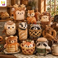 Ensemble de poupées en peluche de créateur sur le thème de la boulangerie, en forme de croissant : Écureuil, Cerf, Hibou