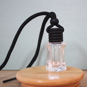 6ML 8ML 10ML cubierta de madera negra difusor de Aroma de coche ambientador botella de vidrio transparente en forma de manzana botella de Perfume de coche con tapa de madera - Product Image 3