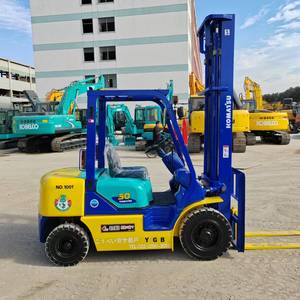 Chariot élévateur diesel Komatsu FD30 3 tonnes d'occasion, d'origine japonaise, pour la manutention de matériaux. - Product Image 2