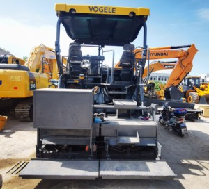 عرض رائع مستعمل Vogel Super 2100-l رصف زحافة زفت 3 حالة جديدة 23.35 طن مع 179kw بسعر منخفض - Product Image 5